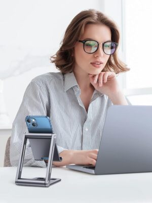 حامل موبايل مكتبي ألومنيوم UGREEN بزوايا متعددة قابل للطي 2