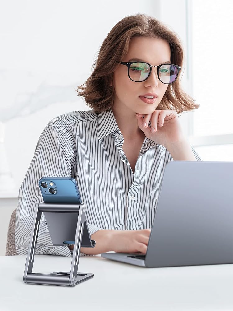 حامل موبايل مكتبي ألومنيوم UGREEN بزوايا متعددة قابل للطي 2