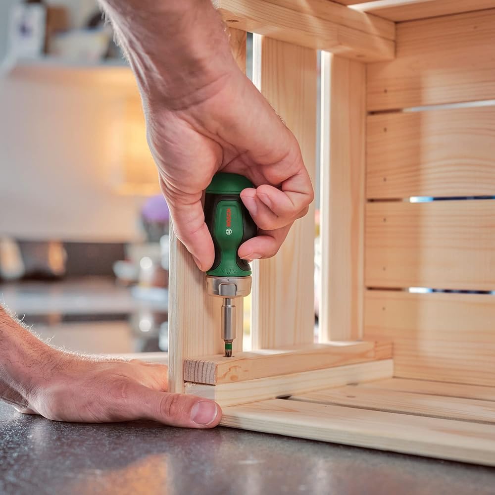 مفك سقاطة Bosch بمقبض قصير مع 6 رؤوس وحامل مغناطيسي 5