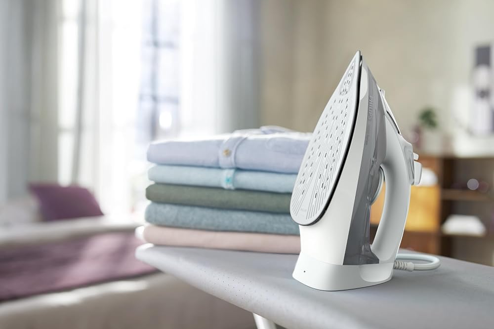 مكواة بخار Philips 5000 Series DST5010/10 بقاعدة SteamGlide Plus 3